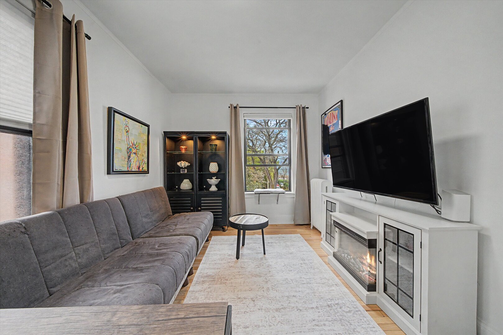 1200 West Sherwin Avenue Chicago IL 60626