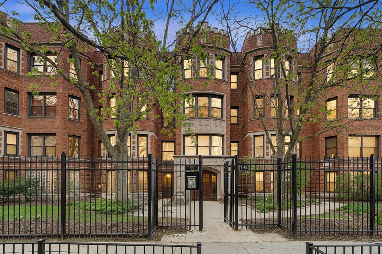 1200 West Sherwin Avenue Chicago IL 60626