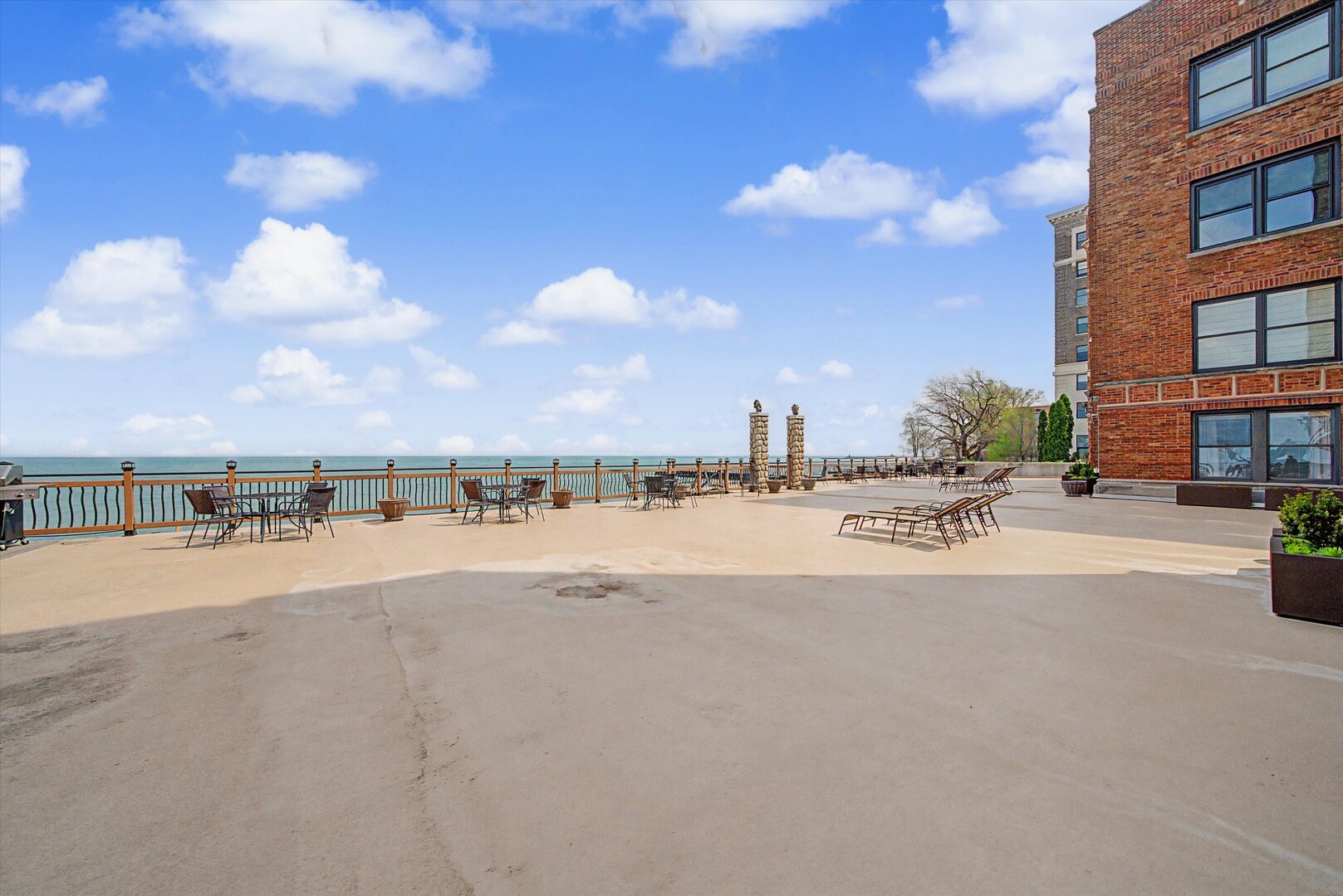 1200 West Sherwin Avenue Chicago IL 60626