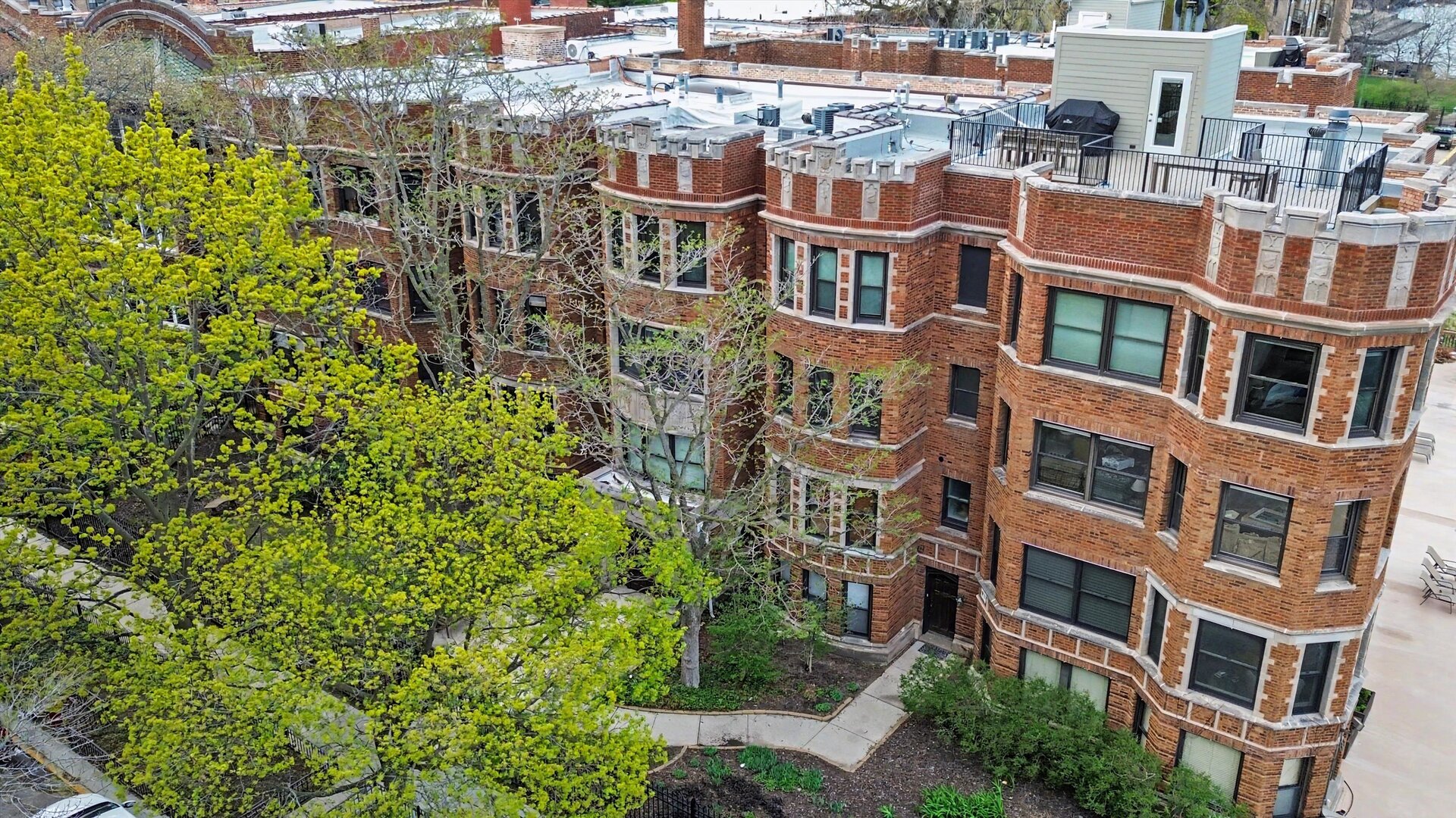 1200 West Sherwin Avenue Chicago IL 60626