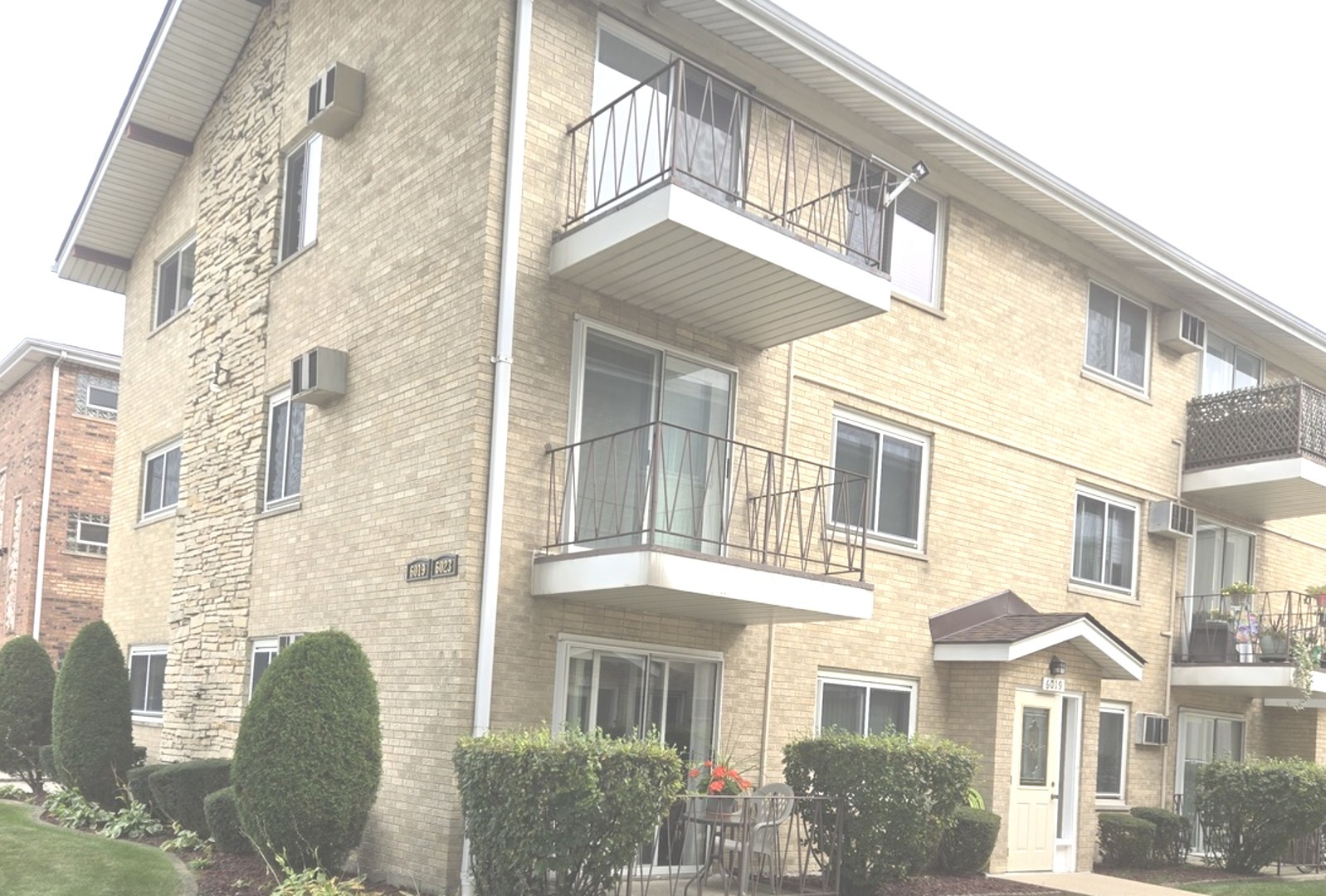 6019 West 64th Place Chicago IL 60638