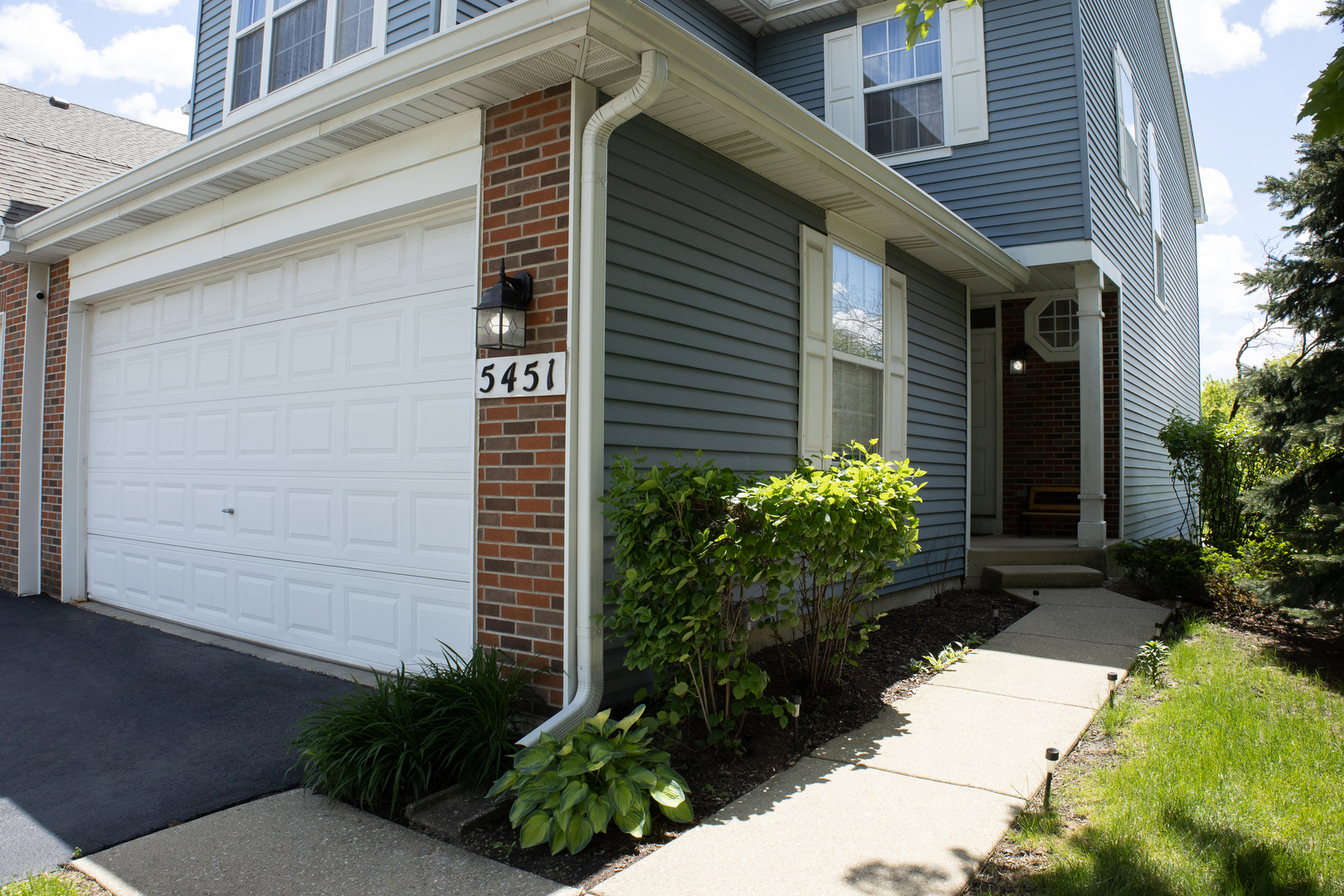 5451 Elizabeth Place Rolling Meadows IL 60008