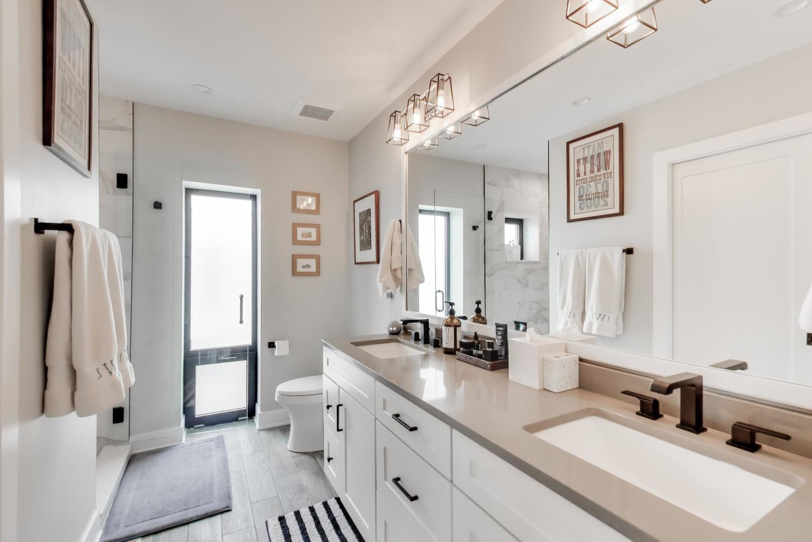 2247 North Rockwell Street Chicago IL 60647