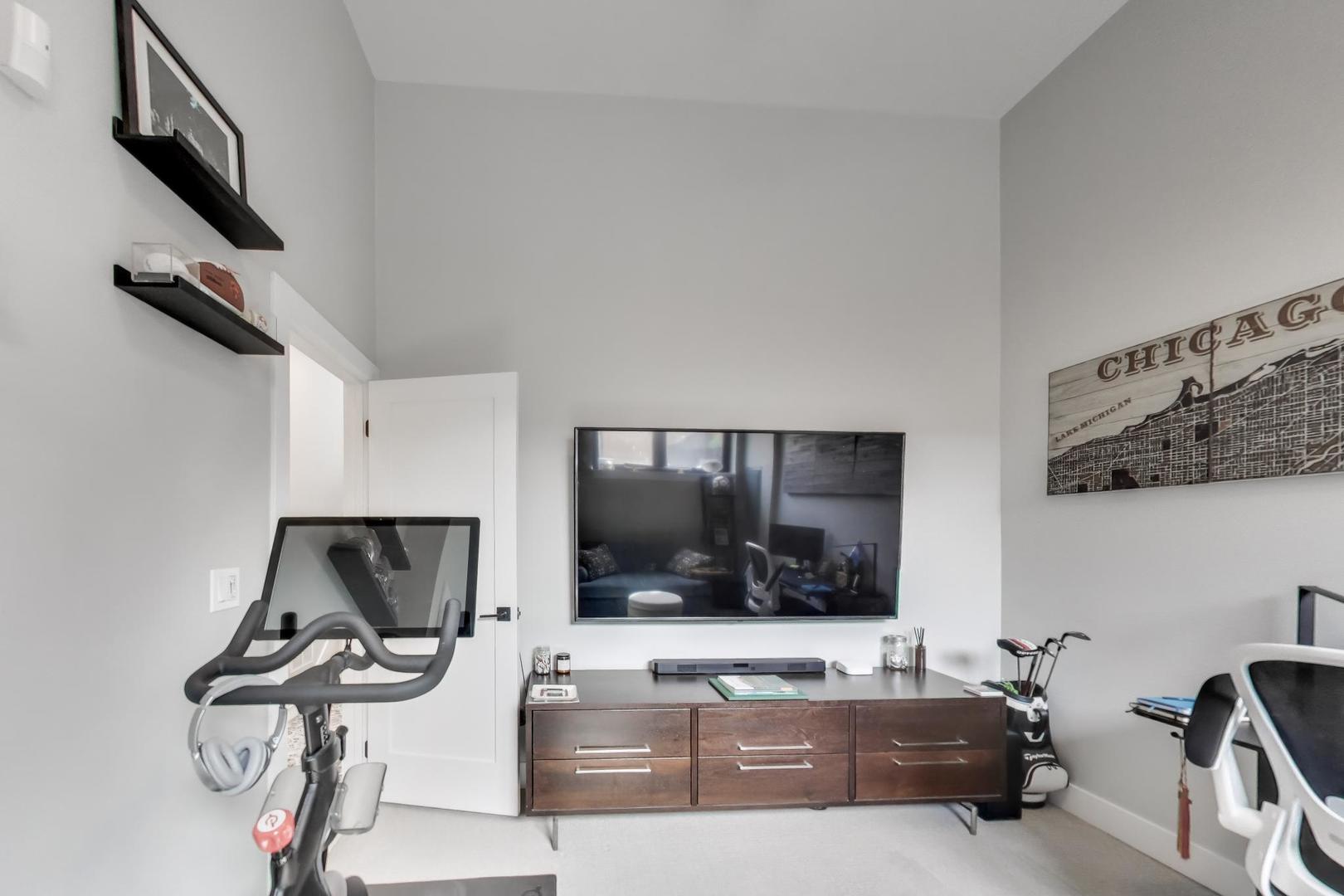 2247 North Rockwell Street Chicago IL 60647