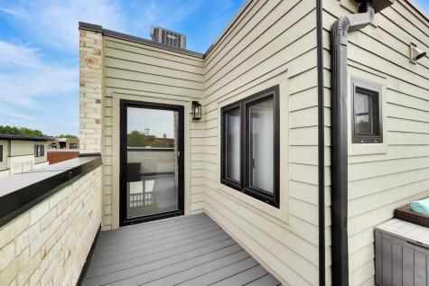 2247 North Rockwell Street Chicago IL 60647