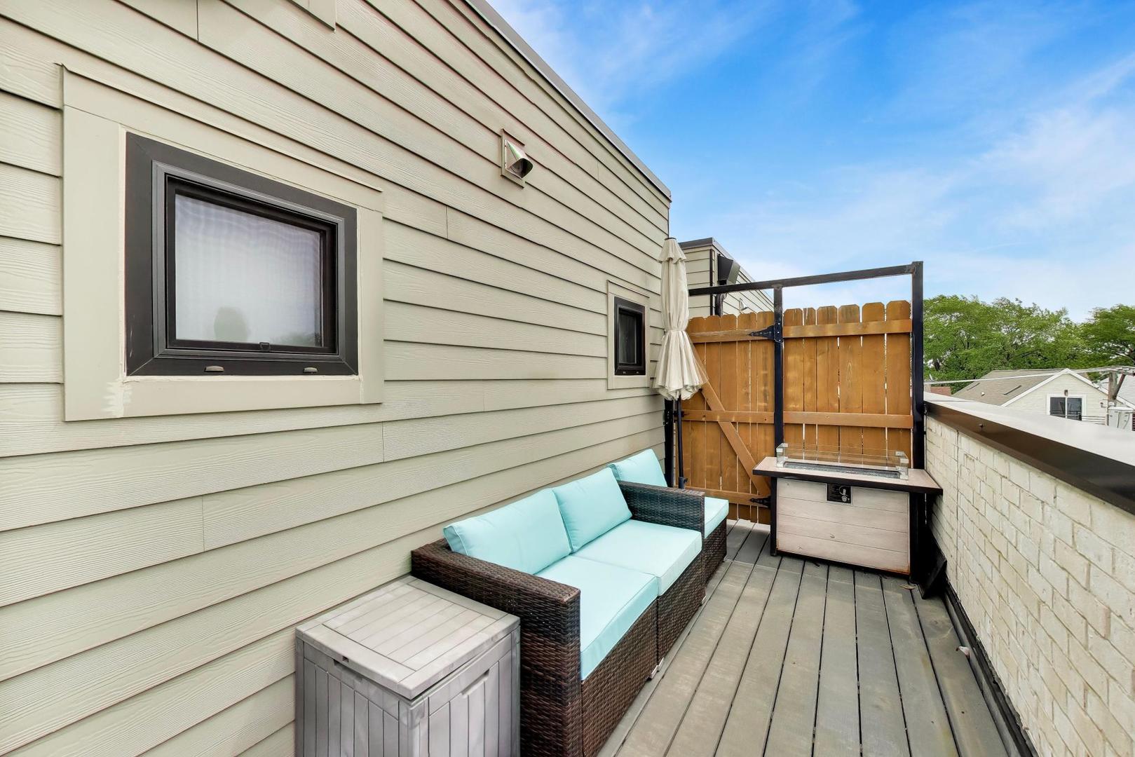 2247 North Rockwell Street Chicago IL 60647
