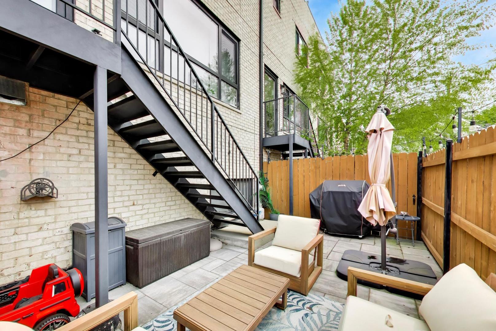 2247 North Rockwell Street Chicago IL 60647