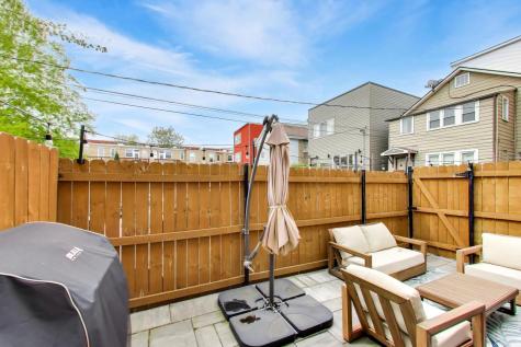 2247 North Rockwell Street Chicago IL 60647