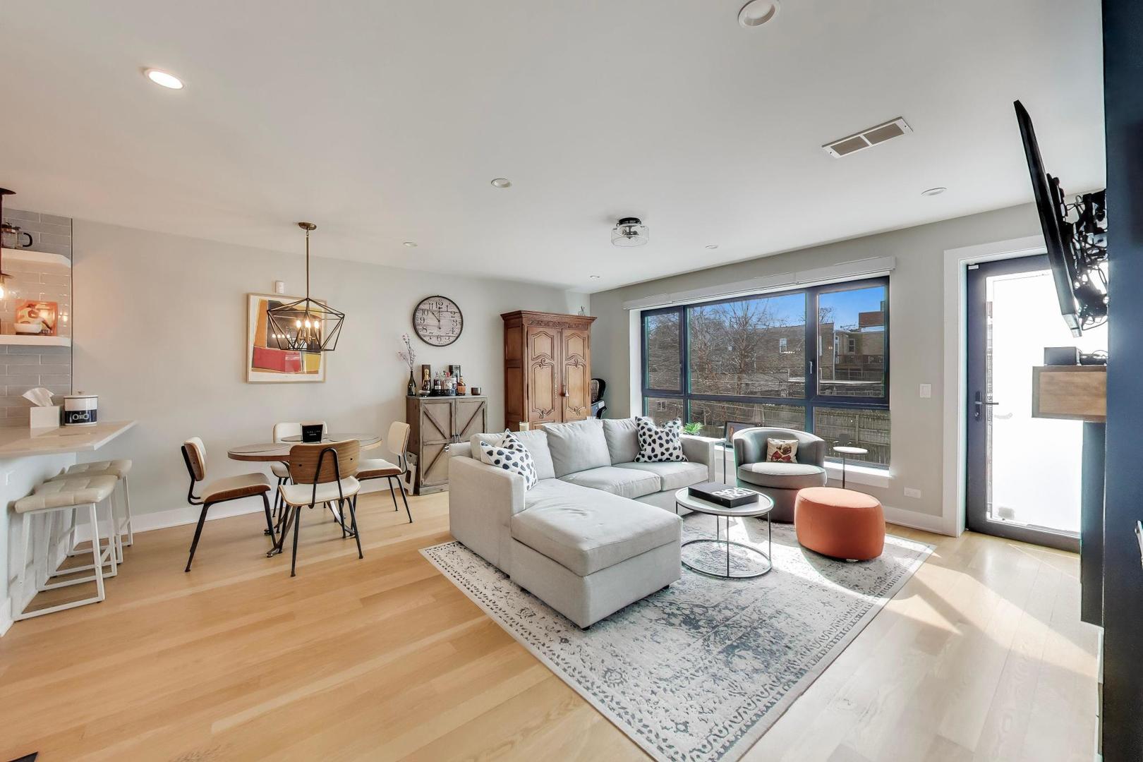 2247 North Rockwell Street Chicago IL 60647