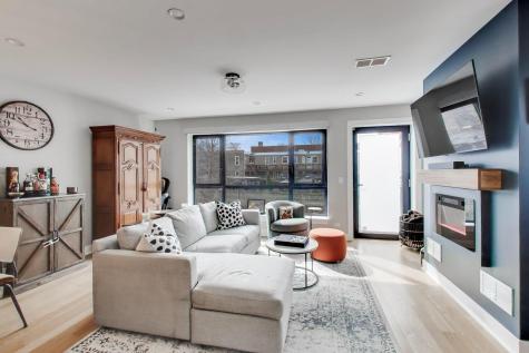 2247 North Rockwell Street Chicago IL 60647