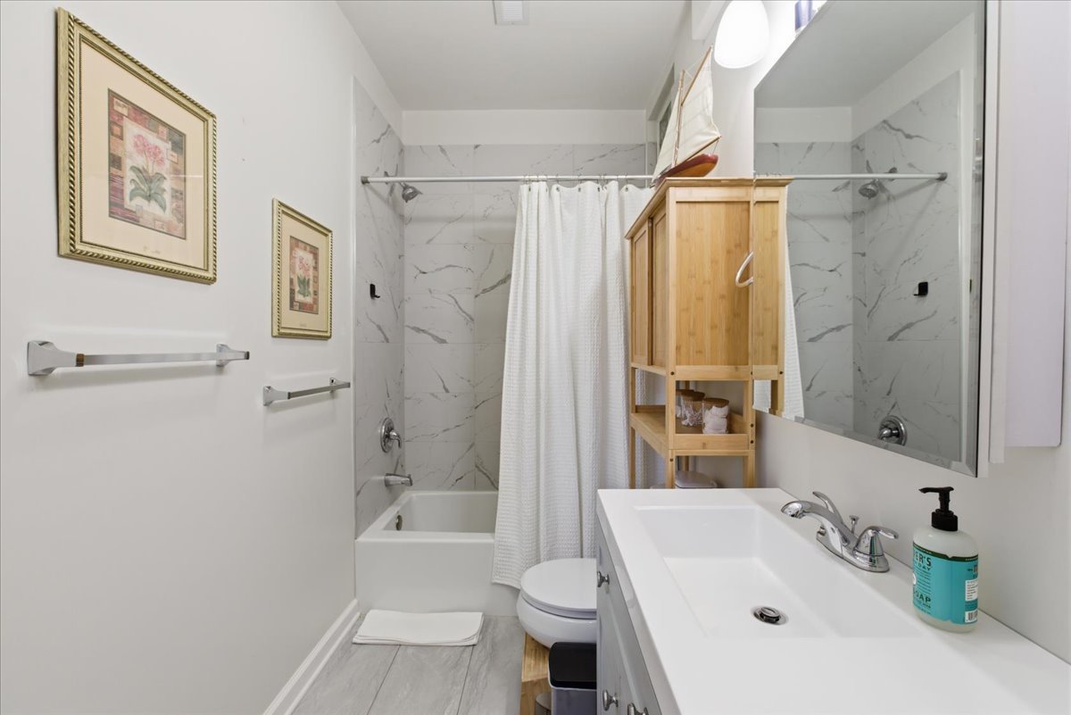 1361 North Dean Street Chicago IL 60622