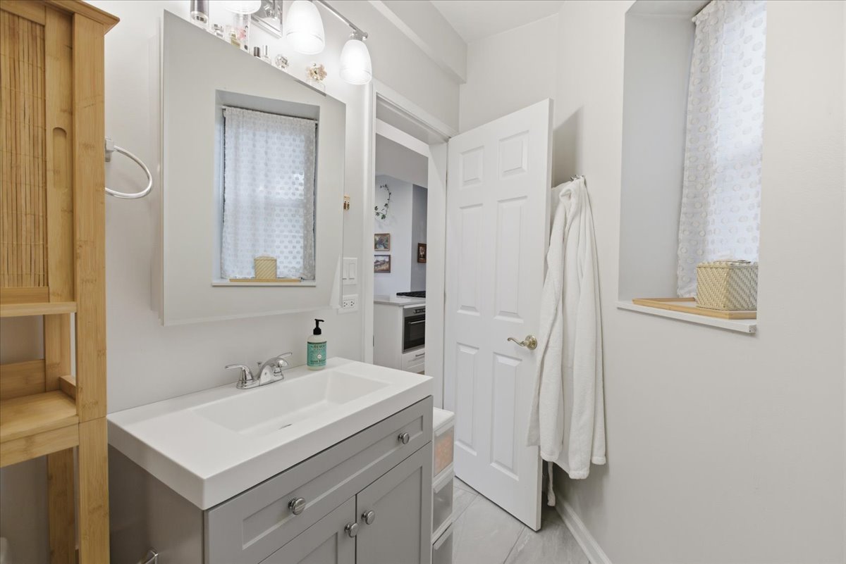 1361 North Dean Street Chicago IL 60622