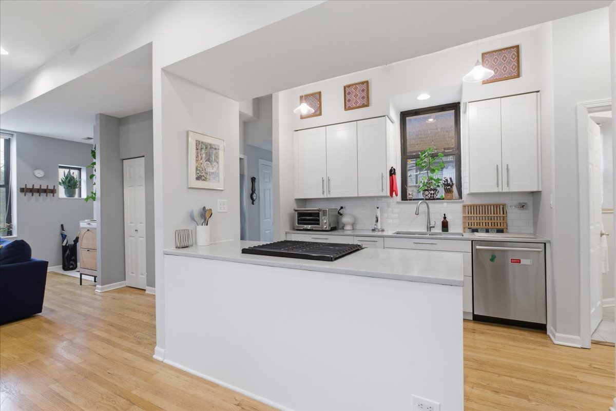 1361 North Dean Street Chicago IL 60622