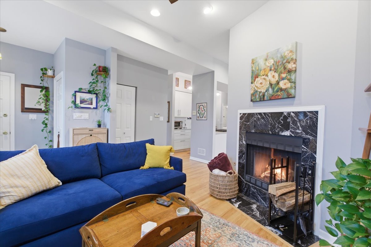 1361 North Dean Street Chicago IL 60622