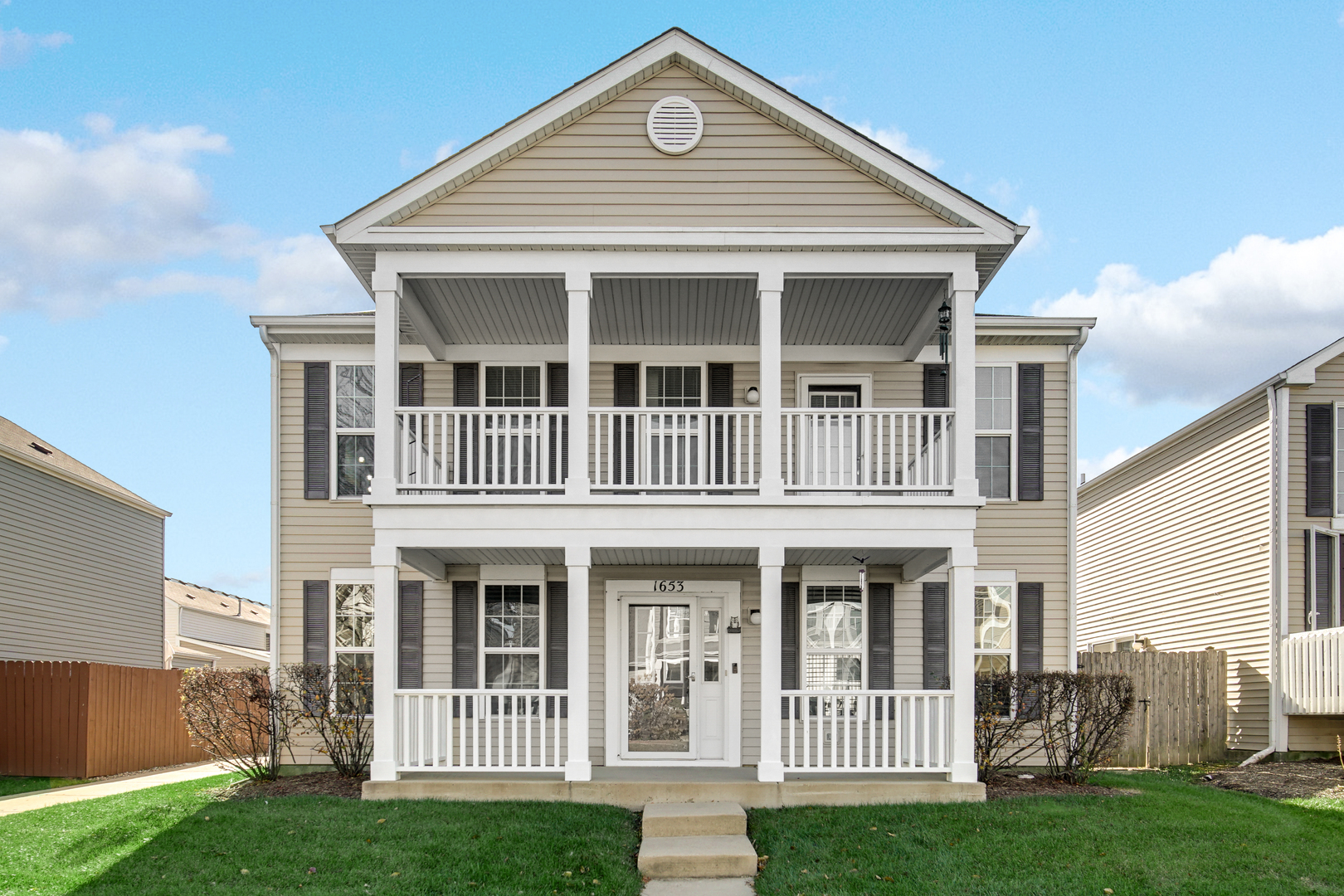 1653 Victoria Park Circle Aurora IL 60504