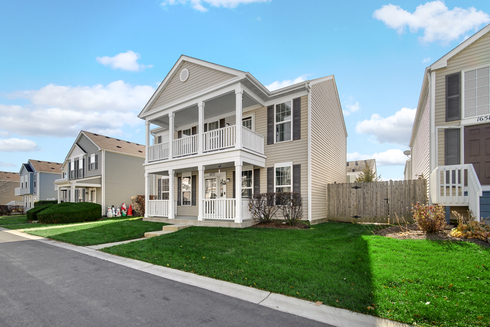 1653 Victoria Park Circle Aurora IL 60504