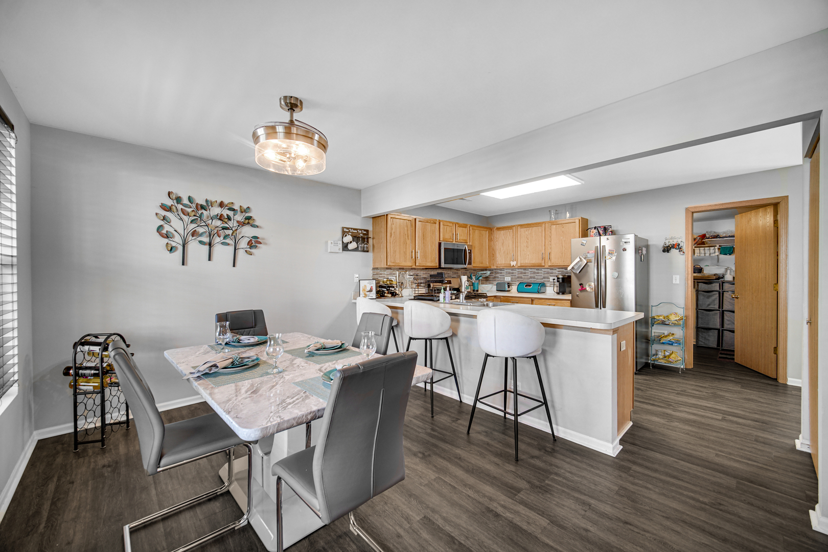 1653 Victoria Park Circle Aurora IL 60504