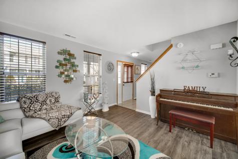 1653 Victoria Park Circle Aurora IL 60504