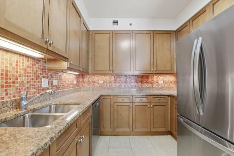 130 North Garland Court Chicago IL 60602
