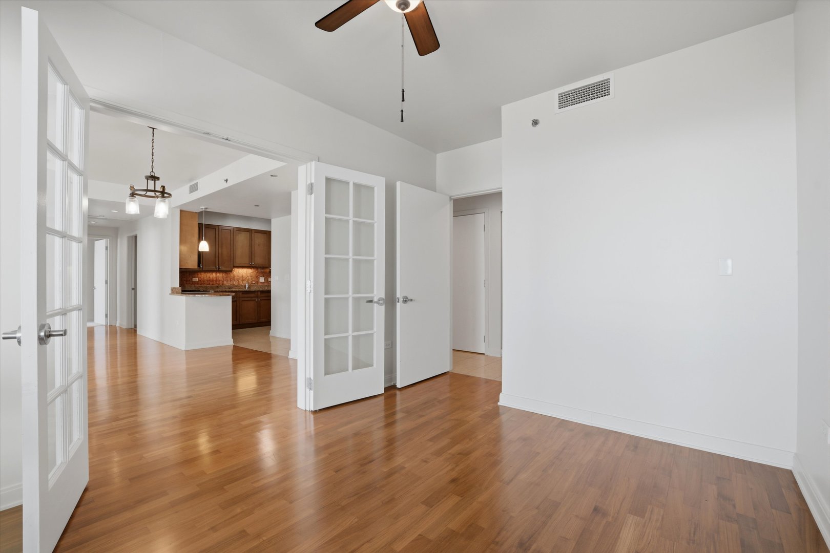 130 North Garland Court Chicago IL 60602