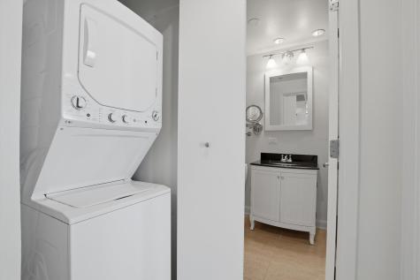 130 North Garland Court Chicago IL 60602