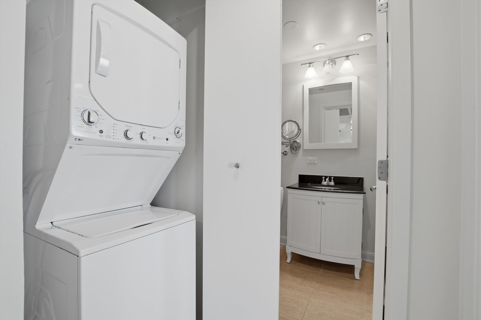 130 North Garland Court Chicago IL 60602