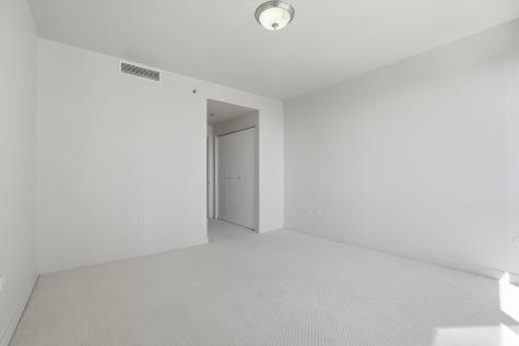 130 North Garland Court Chicago IL 60602