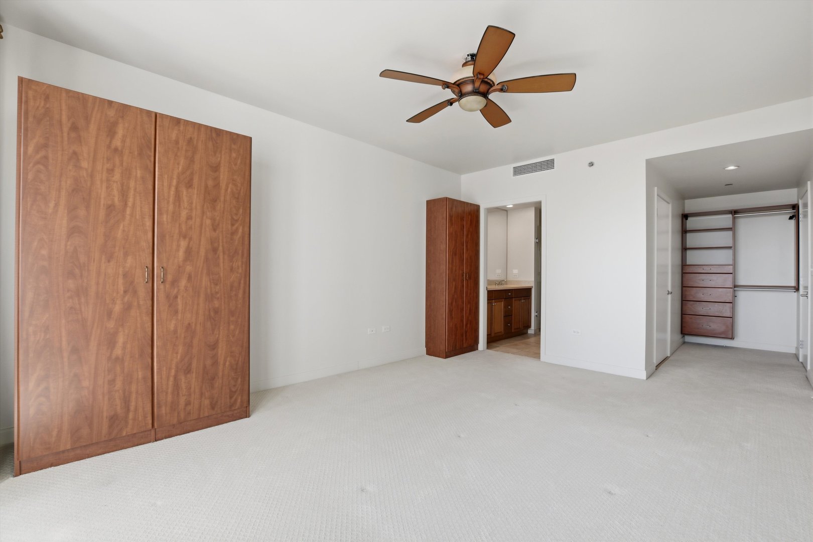 130 North Garland Court Chicago IL 60602