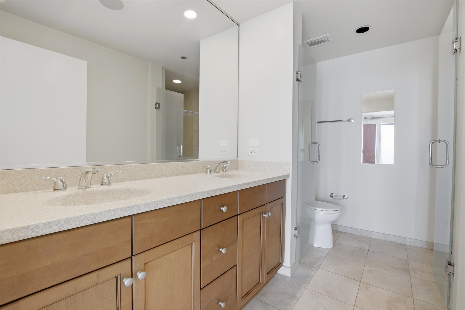 130 North Garland Court Chicago IL 60602