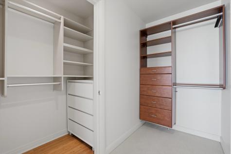 130 North Garland Court Chicago IL 60602