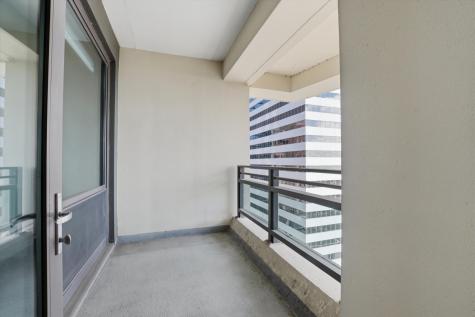 130 North Garland Court Chicago IL 60602