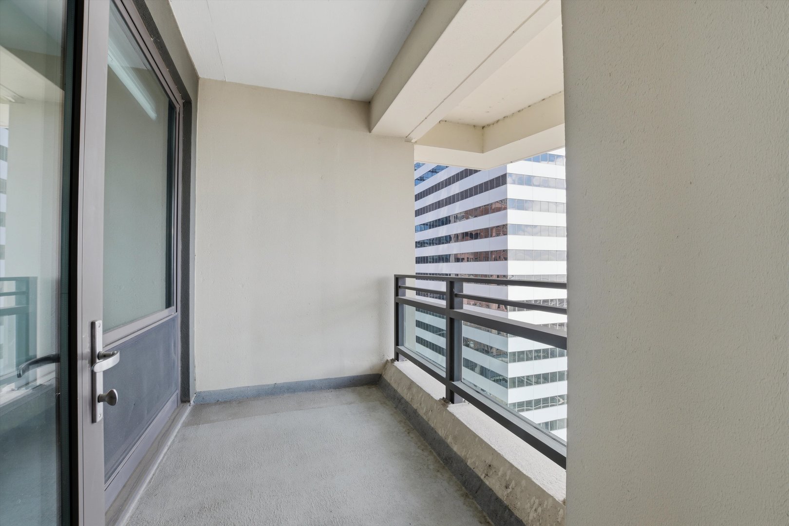 130 North Garland Court Chicago IL 60602