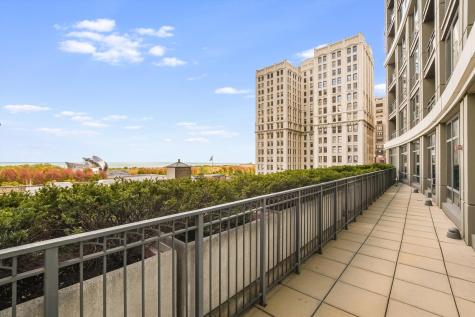 130 North Garland Court Chicago IL 60602