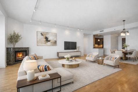 130 North Garland Court Chicago IL 60602