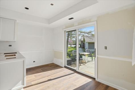 1204 Chatham Court Libertyville IL 60048