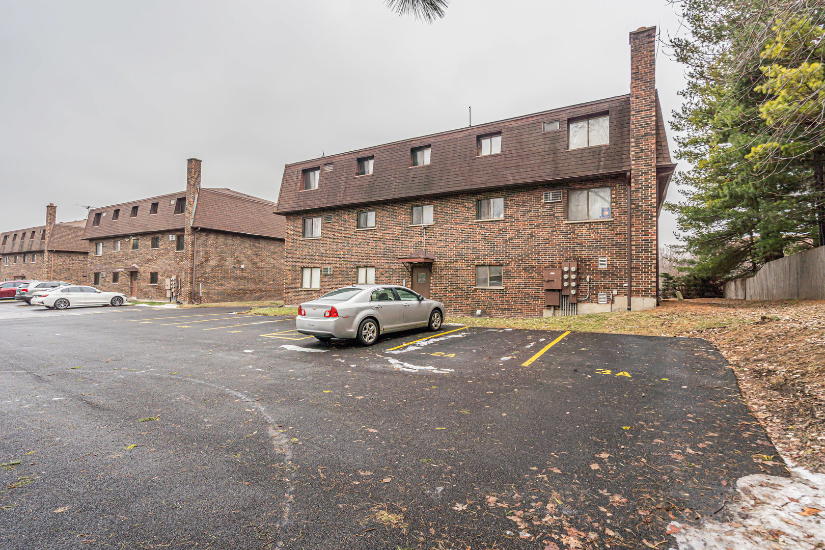 1225 Whispering Hills Court Naperville IL 60540