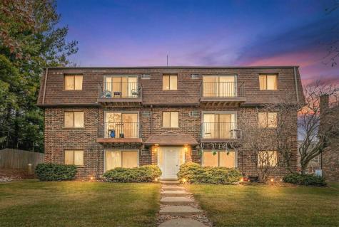 1225 Whispering Hills Court Naperville IL 60540