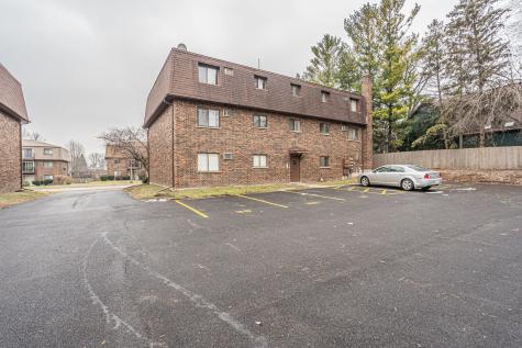 1225 Whispering Hills Court Naperville IL 60540
