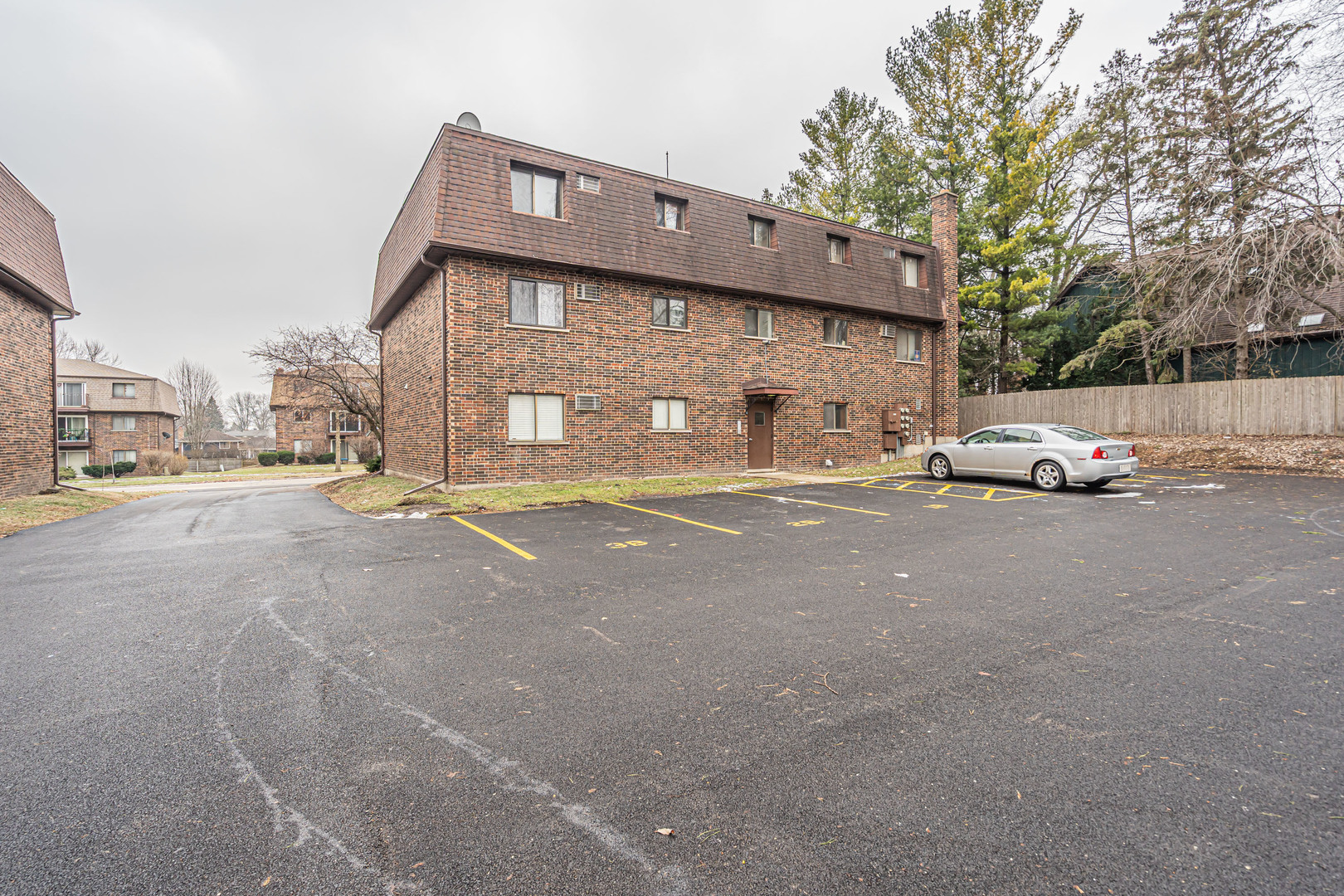 1225 Whispering Hills Court Naperville IL 60540