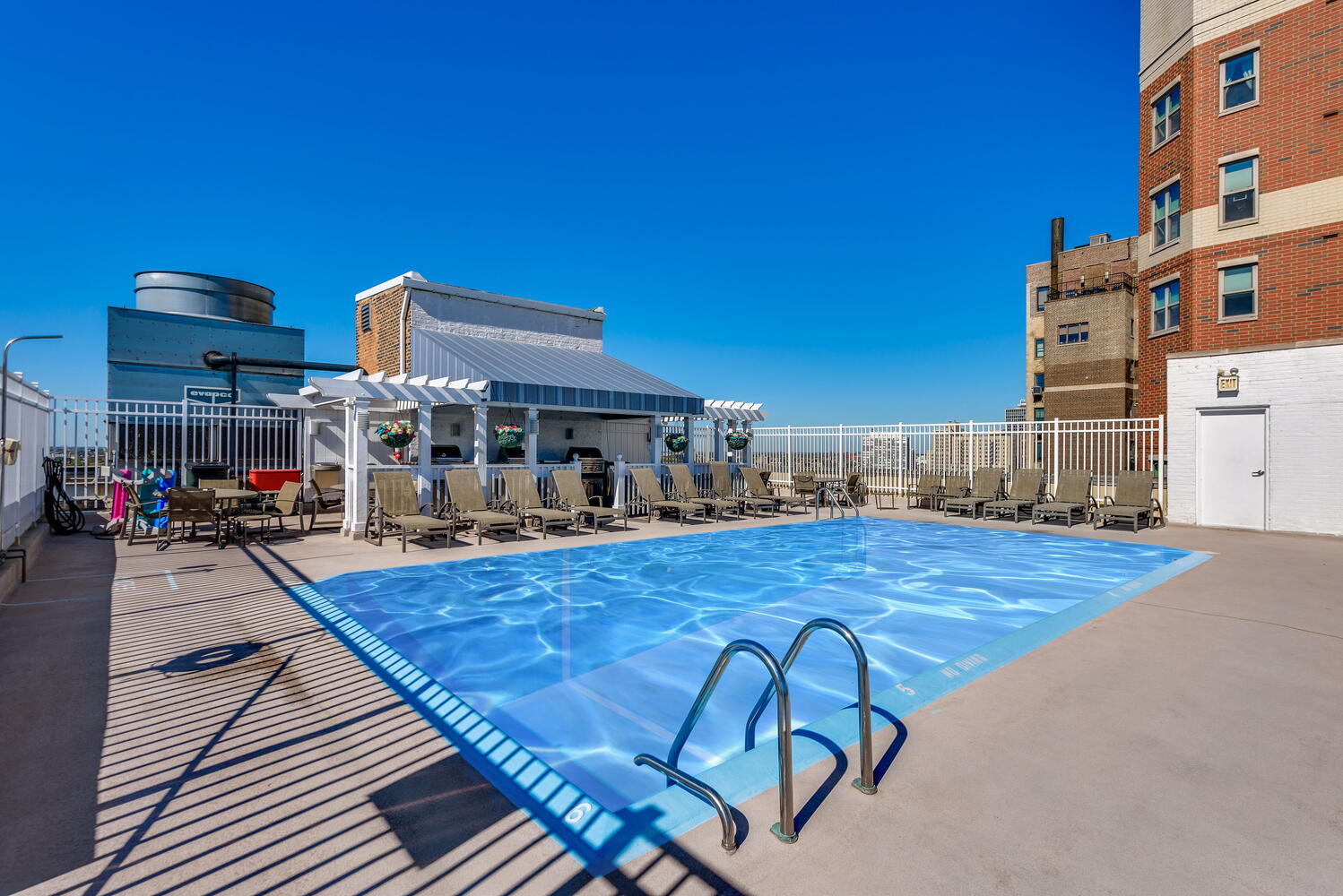2100 North Lincoln Park West Chicago IL 60614