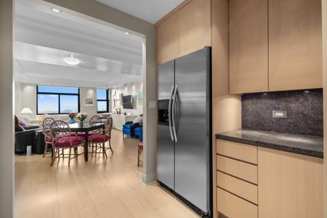 2100 North Lincoln Park West Chicago IL 60614
