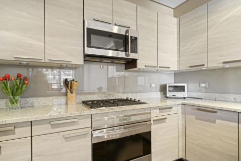 10 East Delaware Place Chicago IL 60611