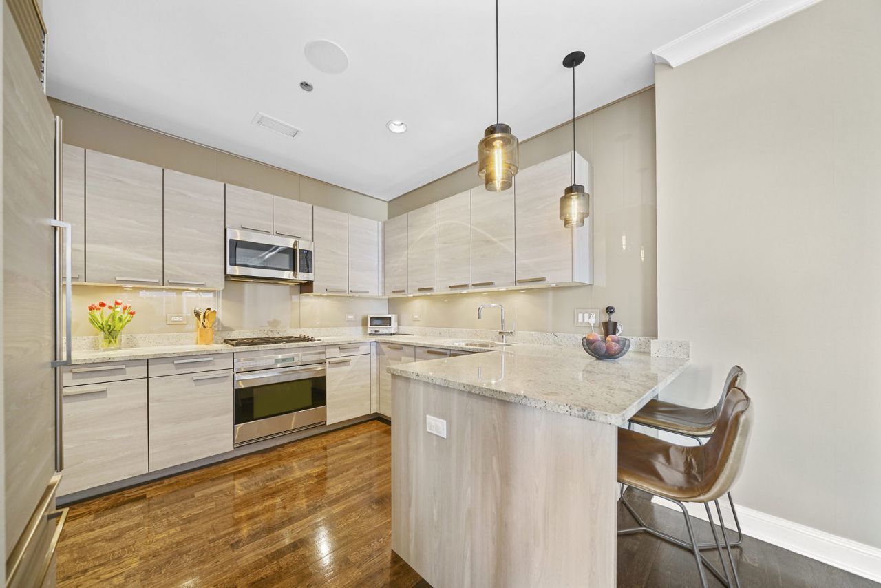 10 East Delaware Place Chicago IL 60611