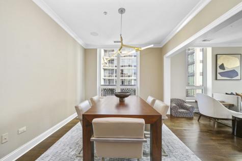 10 East Delaware Place Chicago IL 60611