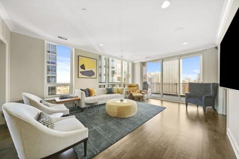 10 East Delaware Place Chicago IL 60611