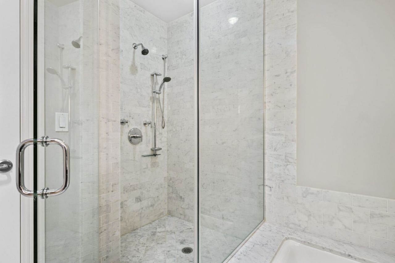10 East Delaware Place Chicago IL 60611