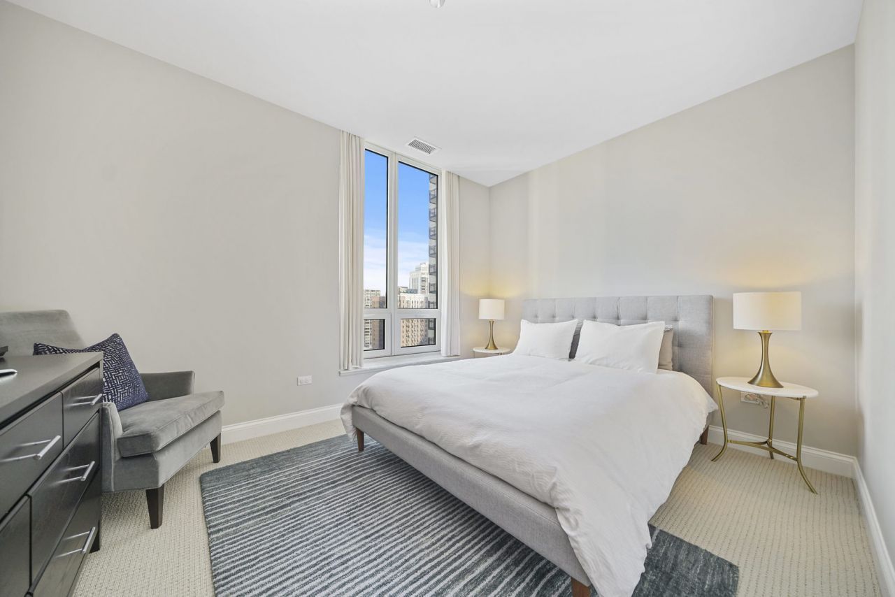 10 East Delaware Place Chicago IL 60611