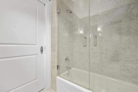 10 East Delaware Place Chicago IL 60611