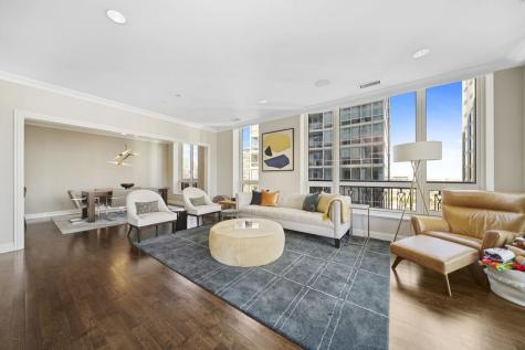 10 East Delaware Place Chicago IL 60611