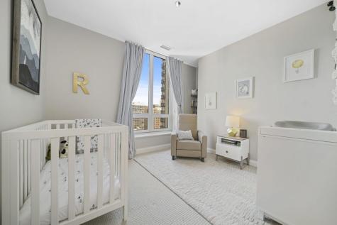 10 East Delaware Place Chicago IL 60611